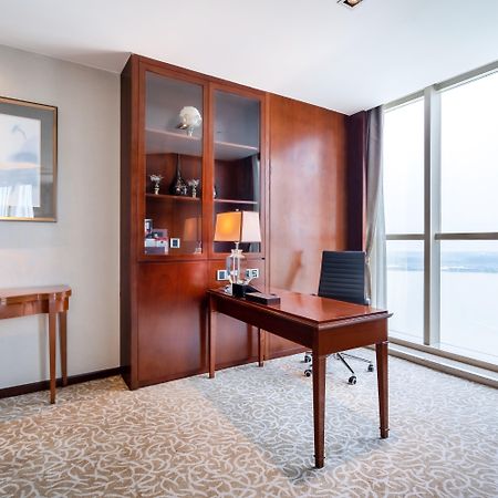 ホテル Crowne Plaza Zhenjiang By Ihg エクステリア 写真