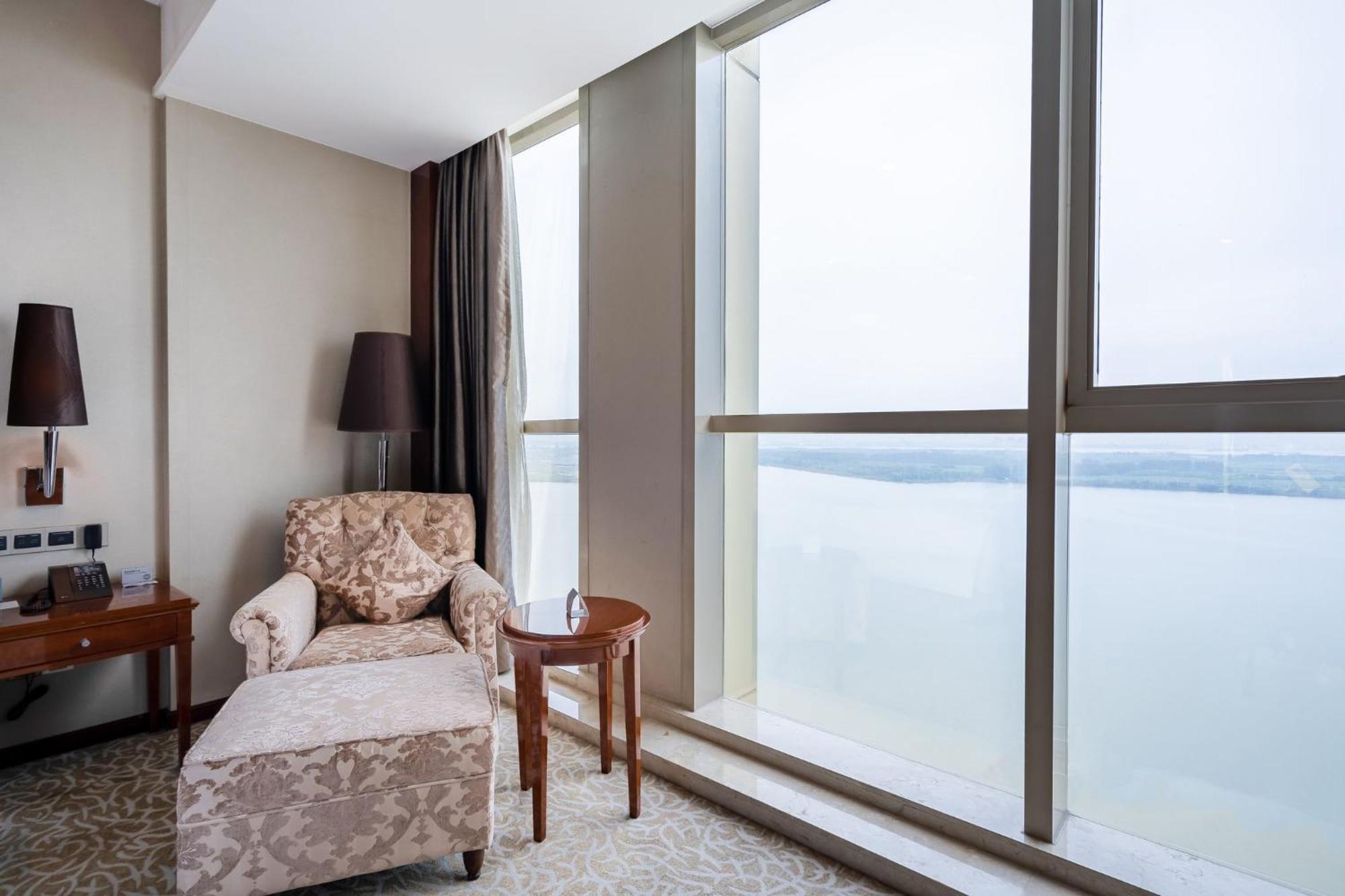 ホテル Crowne Plaza Zhenjiang By Ihg エクステリア 写真